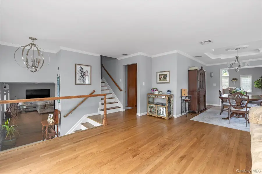 340 Woodbridge Lane, Jericho, NY 11753 - #2