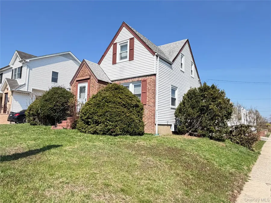 1217 Hillside Avenue, New Hyde Park, NY 11040 - #2