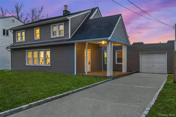 3322 Parkway Drive, Baldwin Harbor, NY 11510