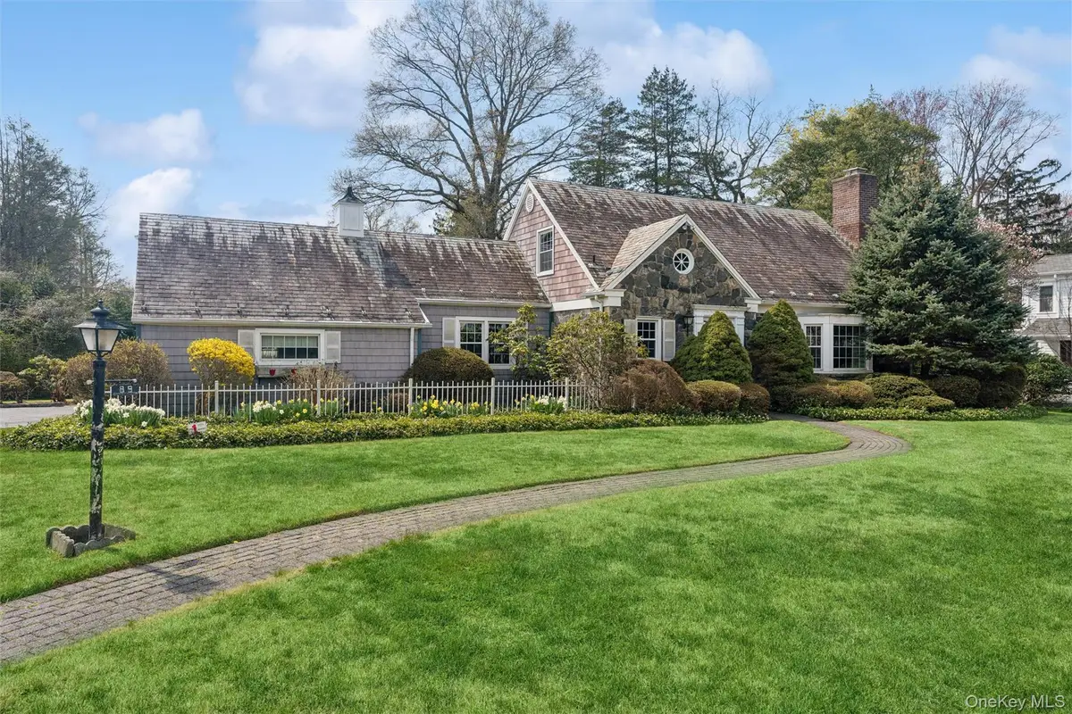 89 Country Club Drive, Port Washington, NY 11050 - #1