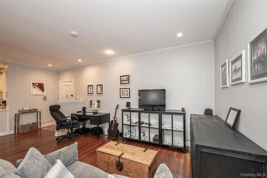 37 Brompton Road #1F, Great Neck, NY 11021 - #3