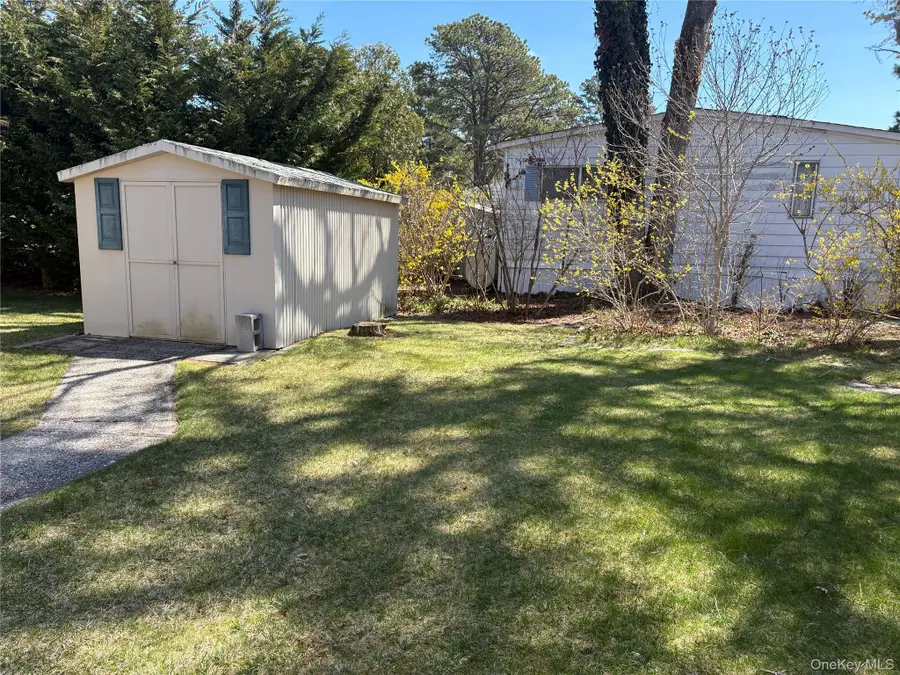 525/207 Riverleigh Avenue #207, Riverhead, NY 11901 - #3