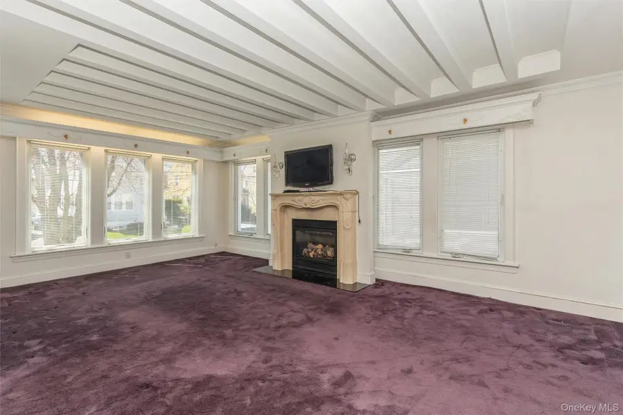 33 Carstairs Road, Valley Stream, NY 11581 - #2