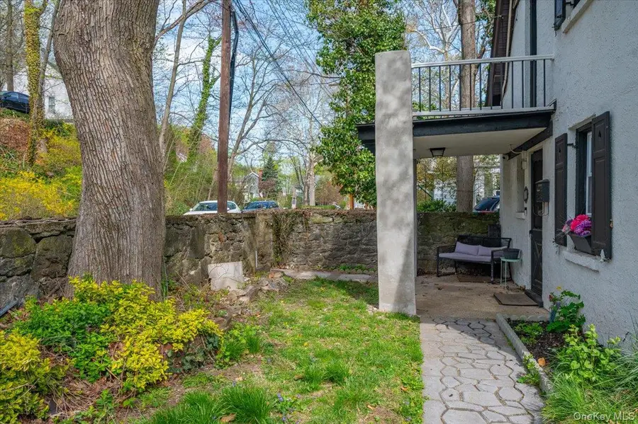 25 Whitewood Avenue, New Rochelle, NY 10805 - #2