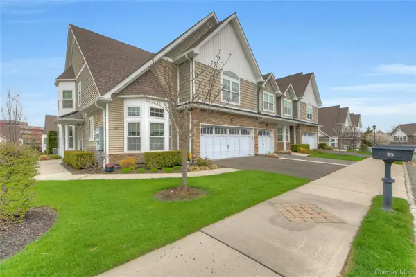 35 Wolfe Circle, West Nyack, NY 10994