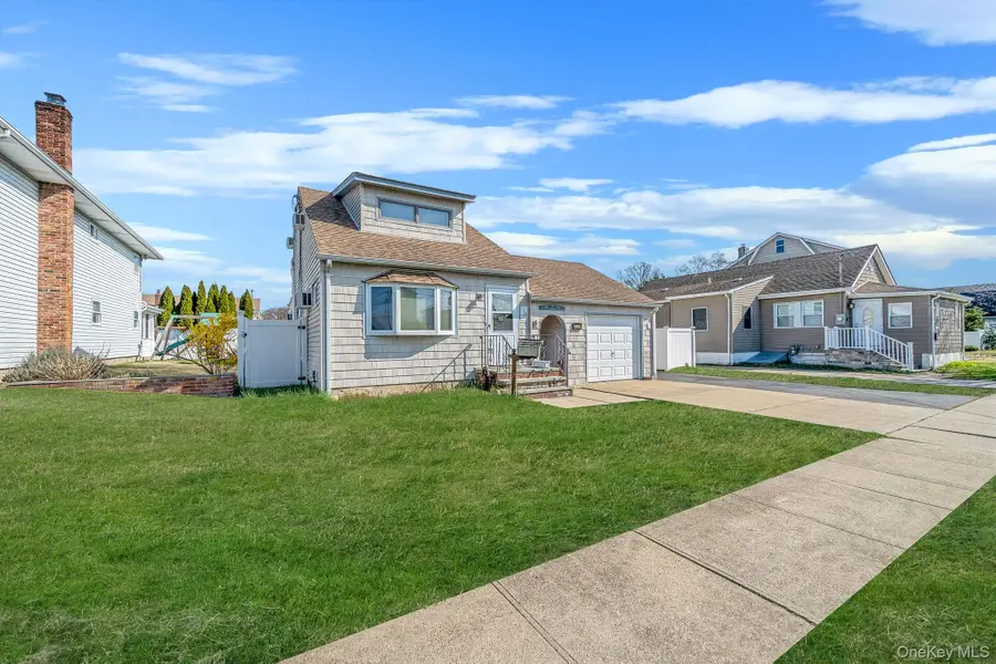 3659 Ionia Street, Seaford, NY 11783 - #3