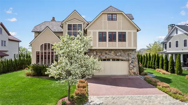 7 Brittany Lane, New Rochelle, NY 10805