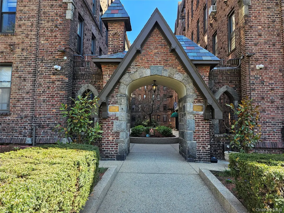 83-15 116th Street #3E, Richmond Hill, NY 11418 - #1