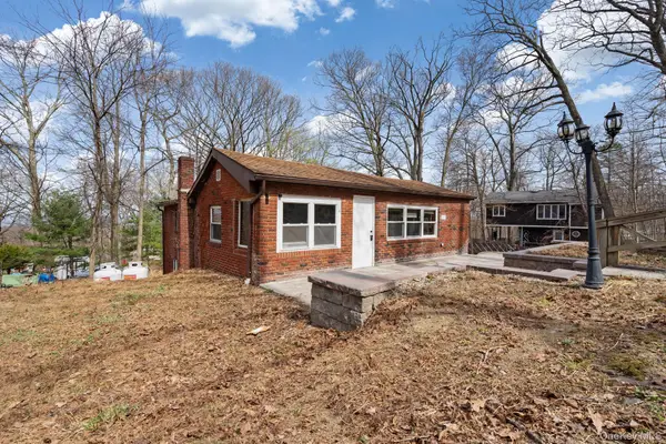 4 Woodland Circle N, Monroe, NY 10950