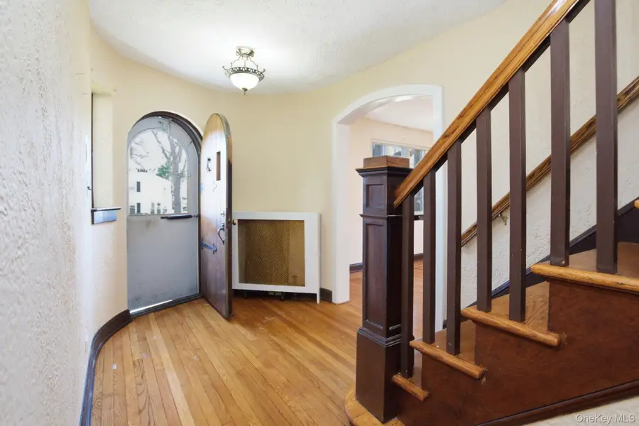 5 Seymour Place, White Plains, NY 10605 - #3