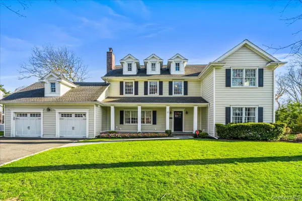 12 Whitehall Road, Rockville Centre, NY 11570