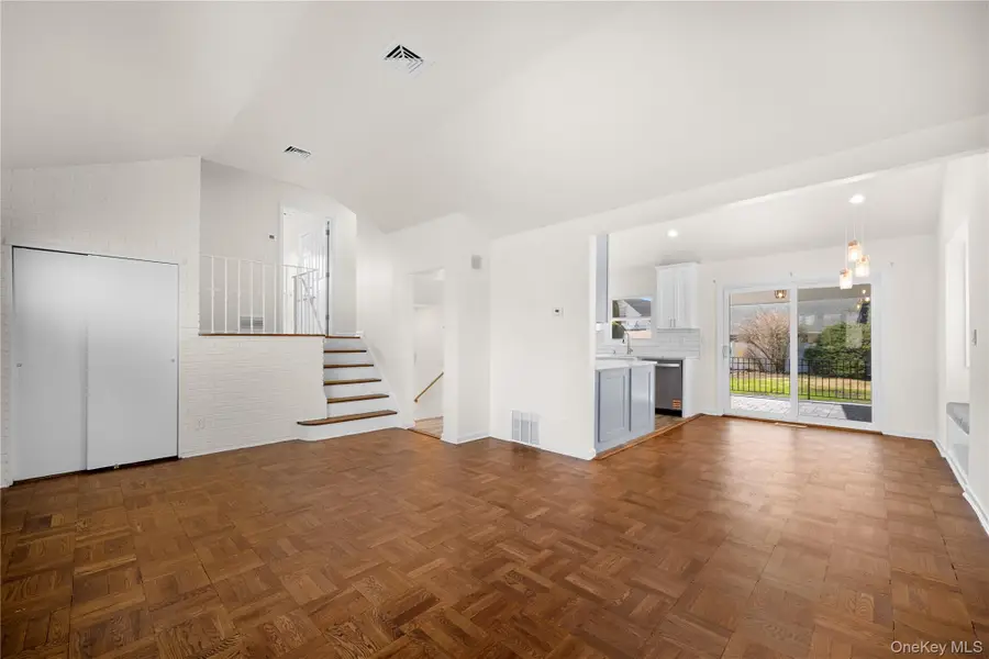 46 Elmtree Lane, Jericho, NY 11753 - #3