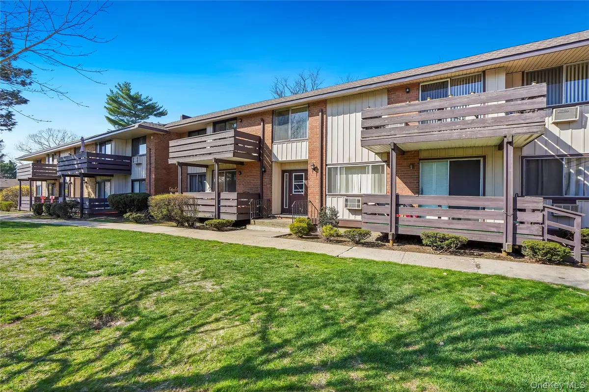 52 Sierra Vista Lane, Valley Cottage, NY 10989 - #1