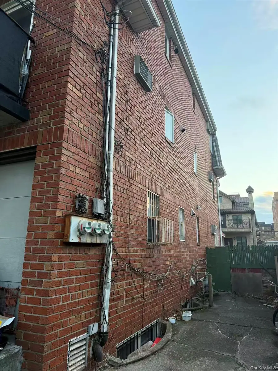 4512 Robinson Street, Flushing, NY 11355 - #3