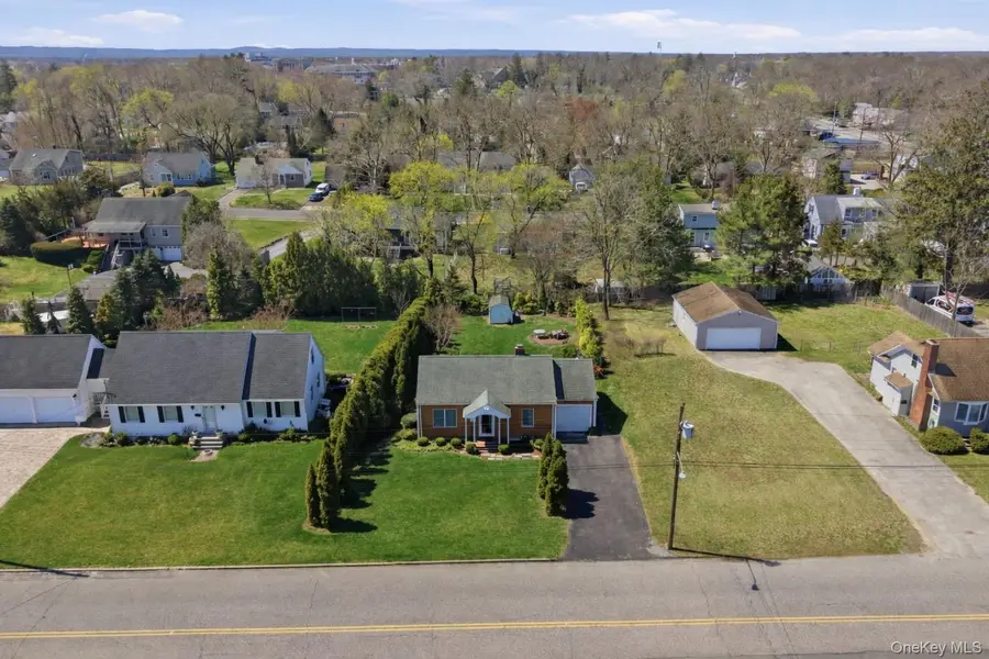 359 Fishel Avenue, Riverhead, NY 11901 - #3