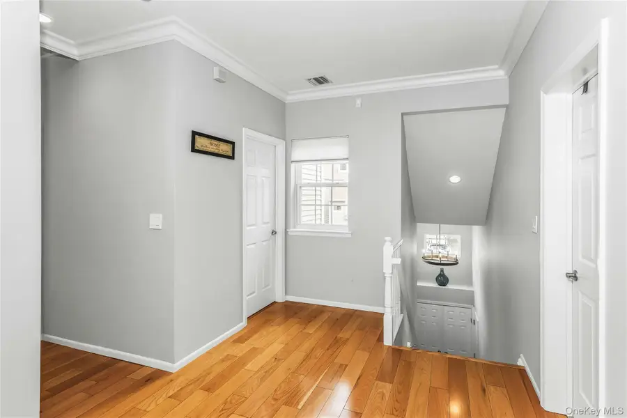 99 Carriage Lane, Plainview, NY 11803 - #3