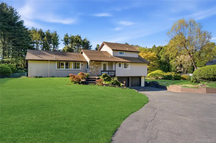 334 Edgewood Avenue, Smithtown, NY 11787 - #2