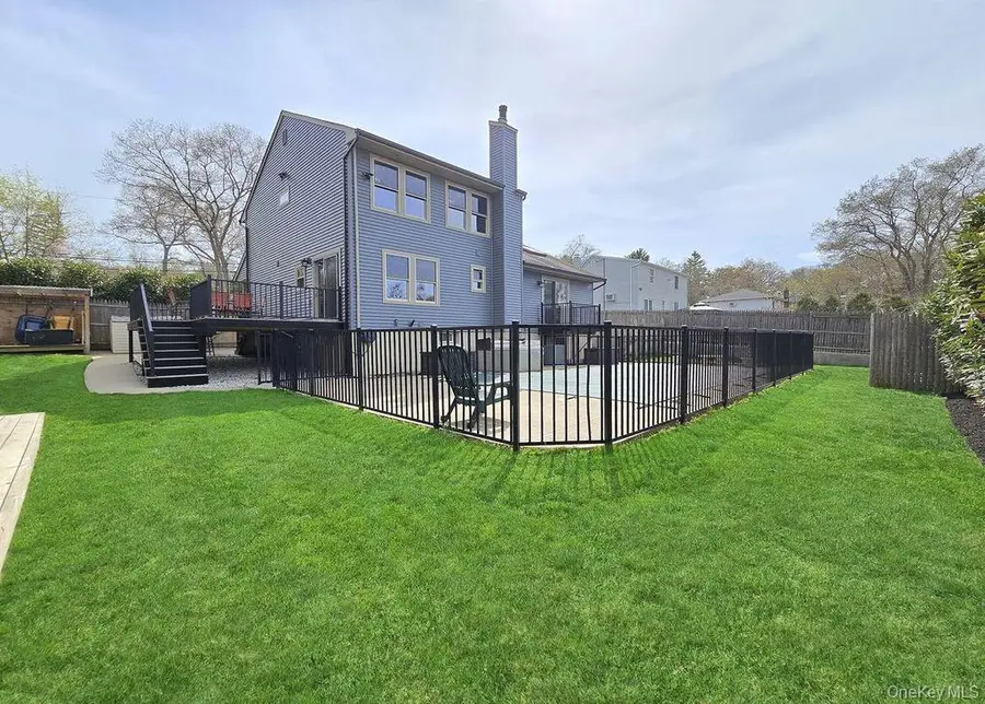 27 Ridgewood Avenue, Selden, NY 11784 - #3