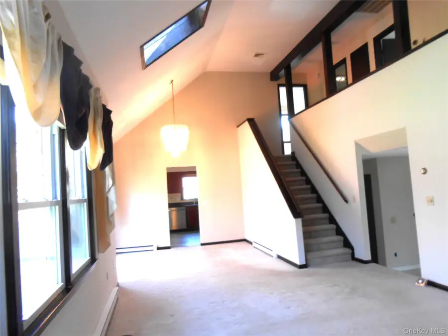 18 Stephen Drive, Hopewell Junction, NY 12533 - #2