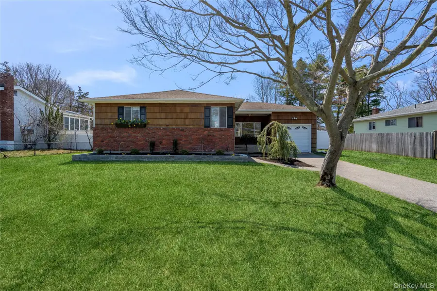 40 Bartley Lane, West Sayville, NY 11796 - #2