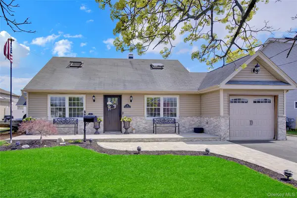 8 Carlton Drive, Massapequa, NY 11758