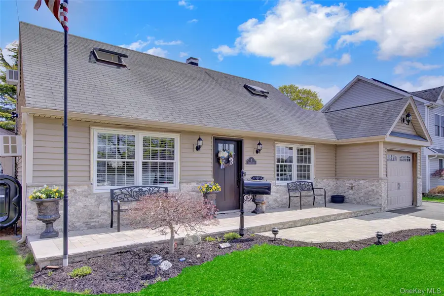 8 Carlton Drive, Massapequa, NY 11758 - #2