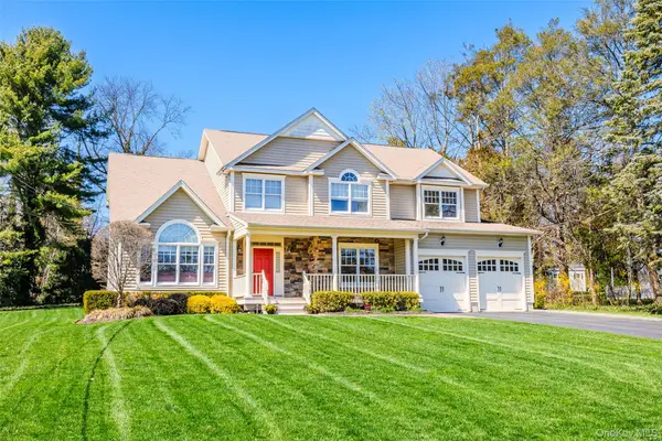 45 Cannon Court, Huntington, NY 11743