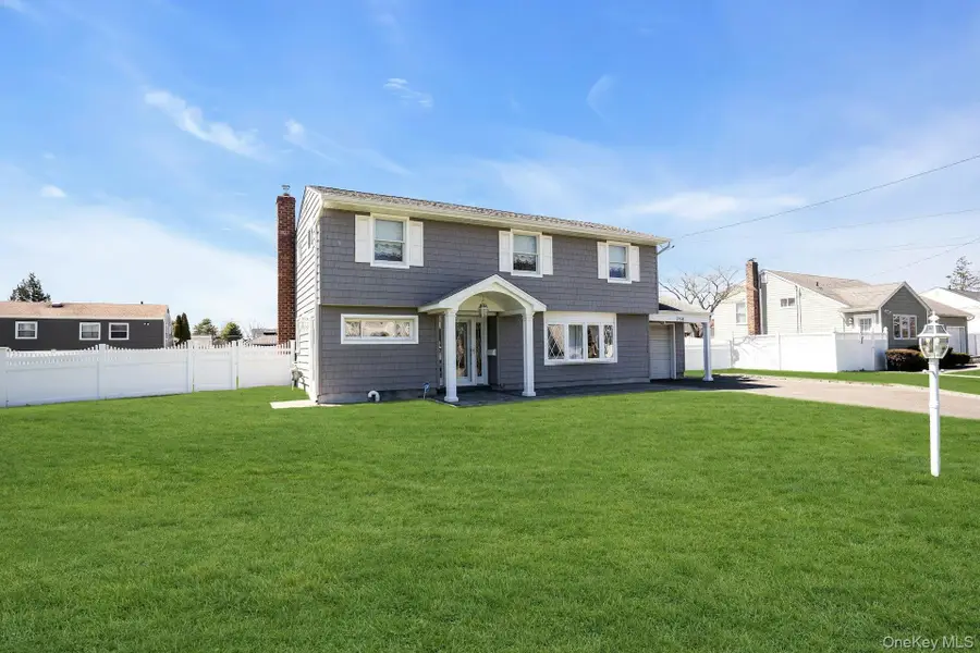 258 E 5th Street, Deer Park, NY 11729 - #2