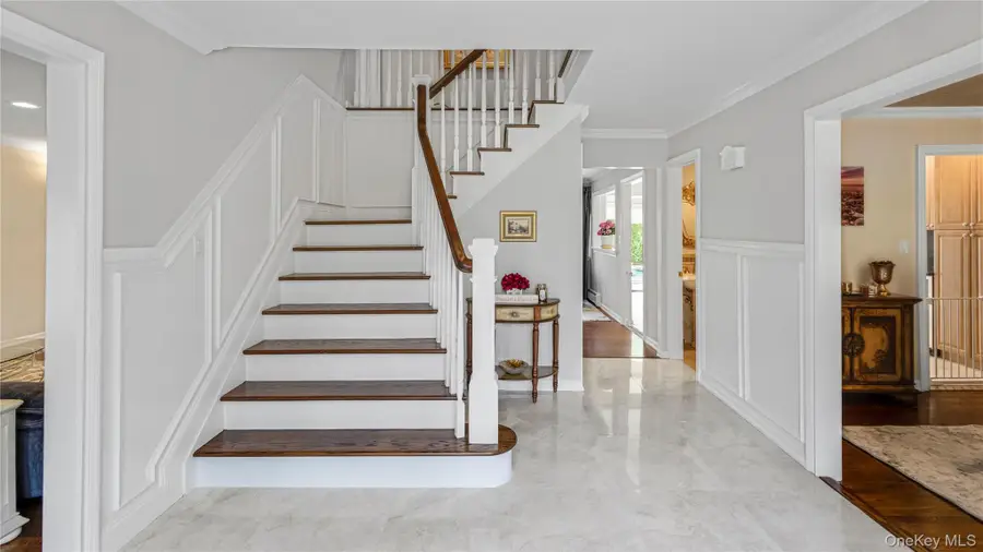 16 Long Acre Lane, Dix Hills, NY 11746 - #3