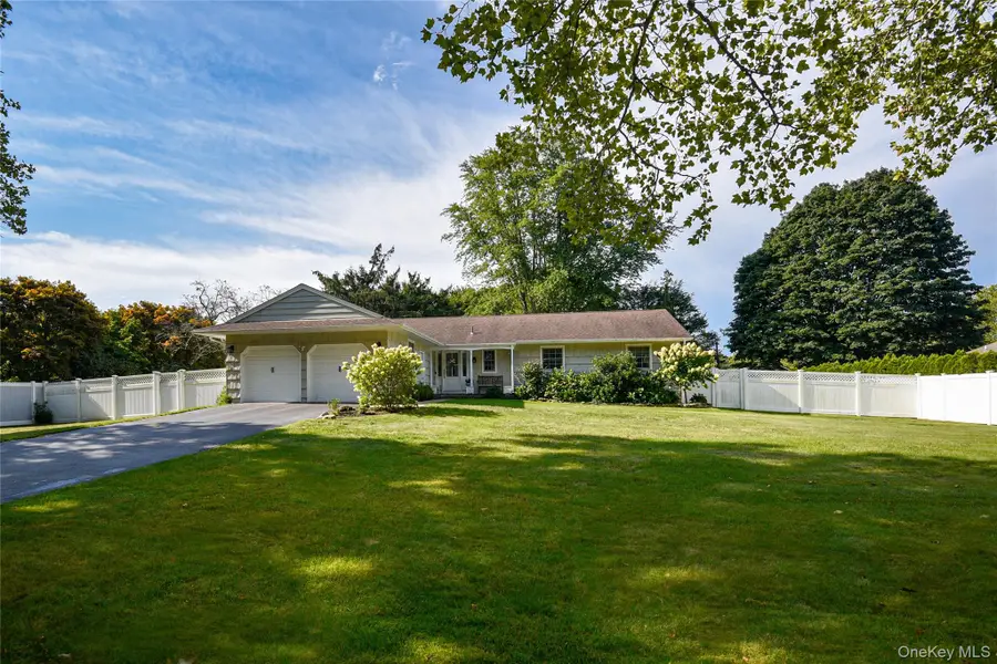 9 Columbus Drive, Huntington Station, NY 11746 - #2