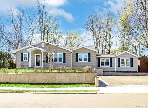 1 Roosevelt Street, Glen Cove, NY 11542