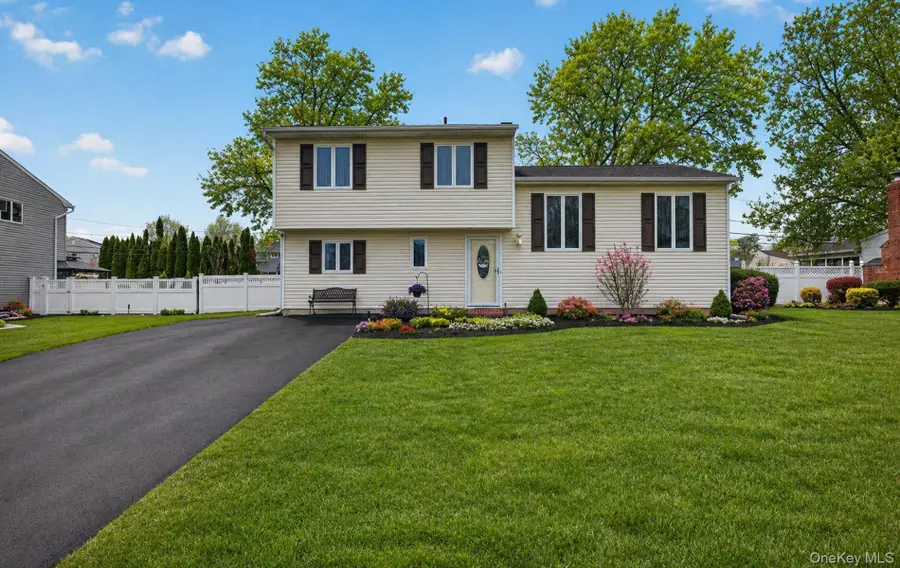 92 Nimbus Road, Holbrook, NY 11741 - #2