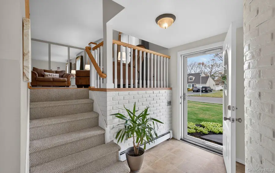 92 Nimbus Road, Holbrook, NY 11741 - #3