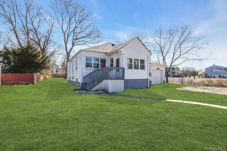 37 Saint Nicholas Avenue, Lake Grove, NY 11755 - #2