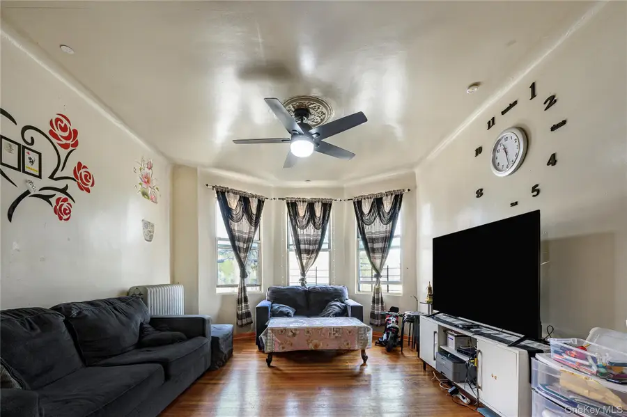 748 E 225 Street, Bronx, NY 10466 - #2