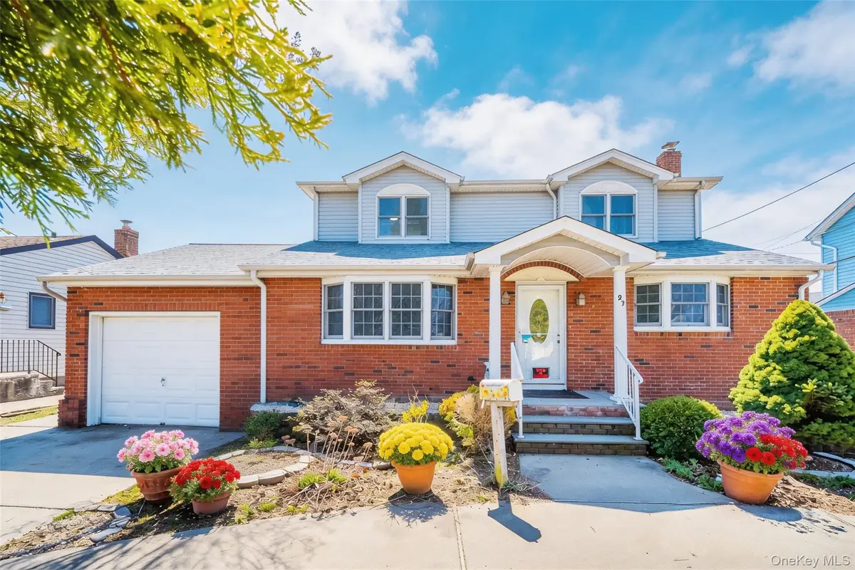 27 Westbury Avenue, Plainview, NY 11803 - #1