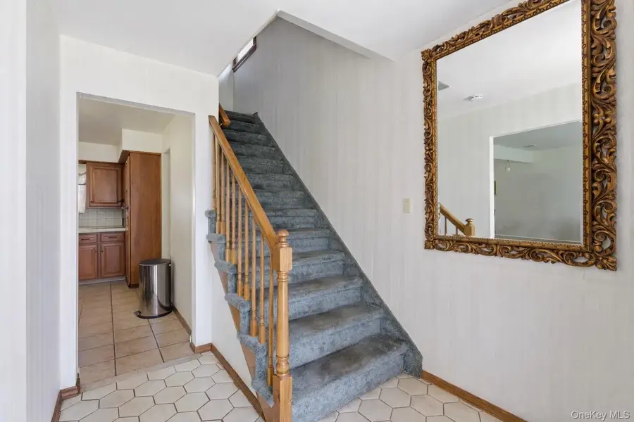 150 Hughes Place, Albertson, NY 11507 - #2