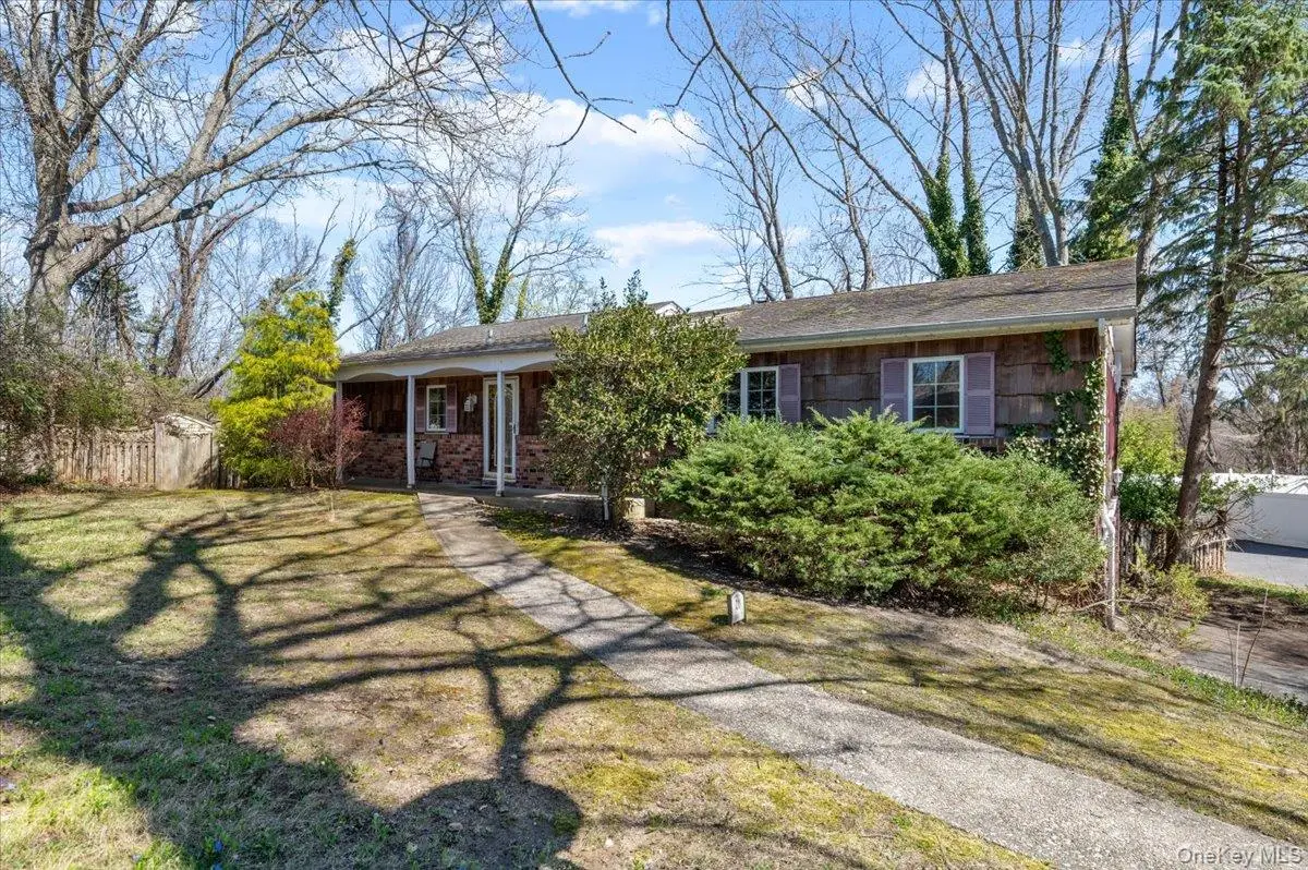 20 Veronica Court, Smithtown, NY 11787 - #1