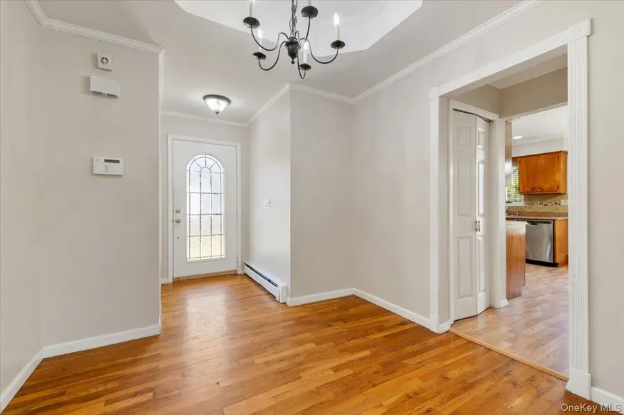 20 Veronica Court, Smithtown, NY 11787 - #2