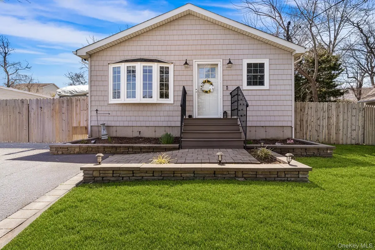 22 Beech Avenue, Farmingville, NY 11738 - #1