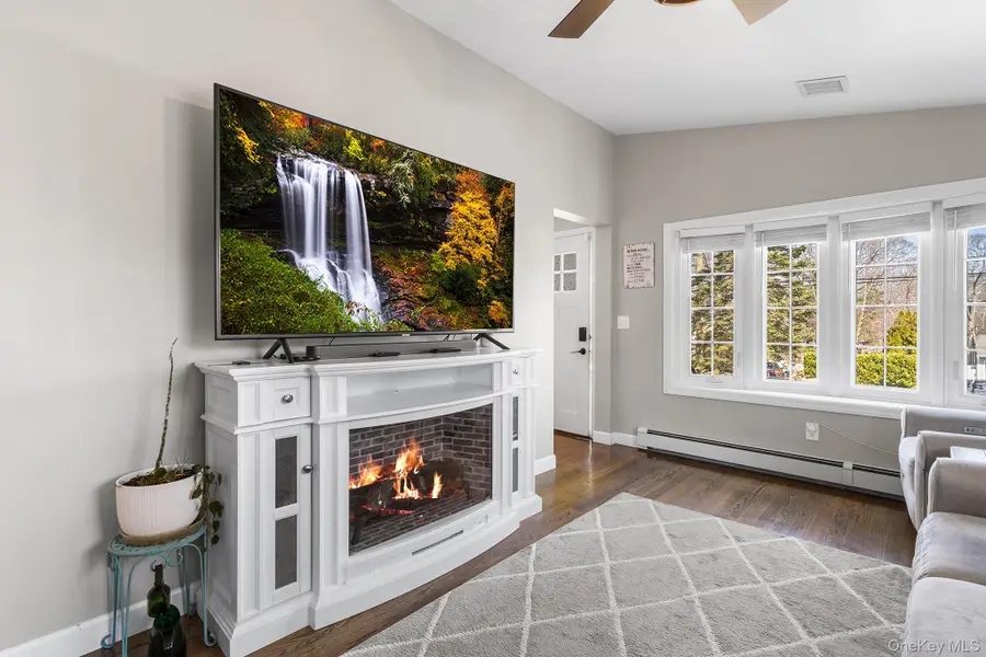 22 Beech Avenue, Farmingville, NY 11738 - #2