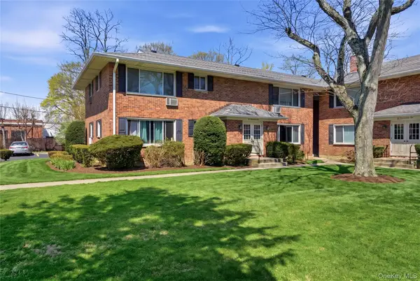 51 Edmunton Drive #F-18, North Babylon, NY 11703