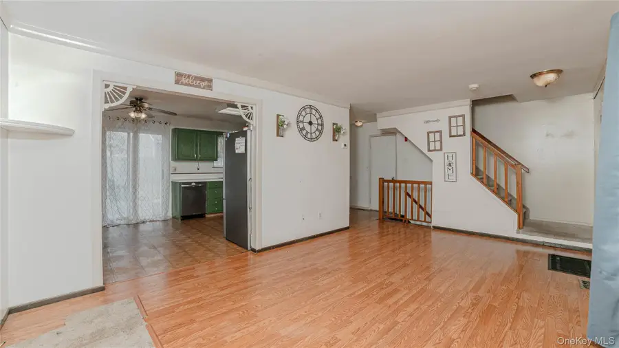 44 Oak Street, Central Islip, NY 11722 - #2