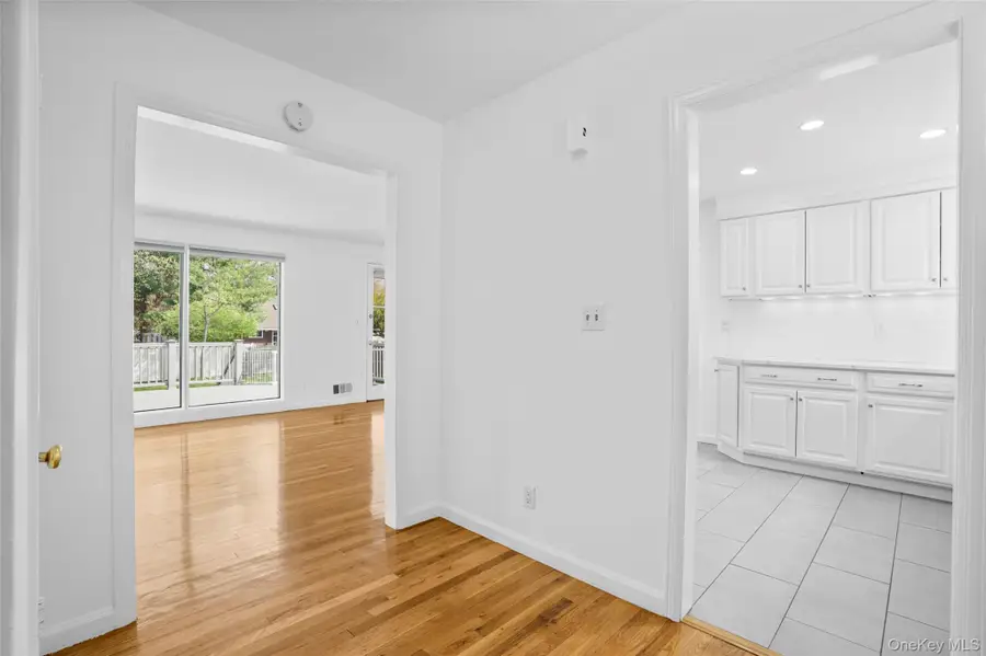 22 Rogers Drive, New Rochelle, NY 10804 - #3