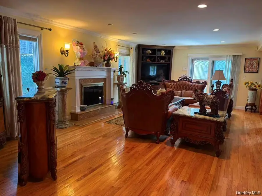 154-60 Riverside Drive, Whitestone, NY 11357 - #2