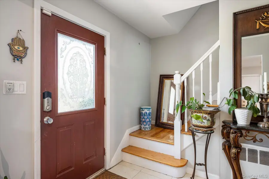 36 Nirvana Avenue, Great Neck, NY 11023 - #3