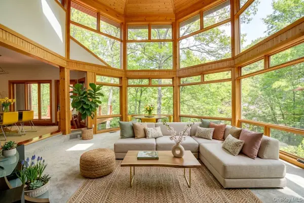 141 Oak Road, Monroe, NY 10950