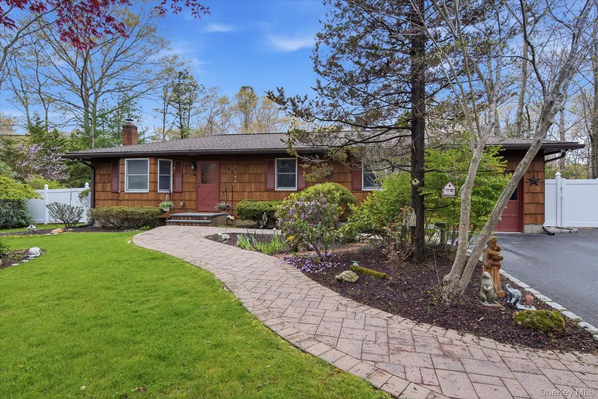 186 Radio Avenue, Miller Place, NY 11764 - #1