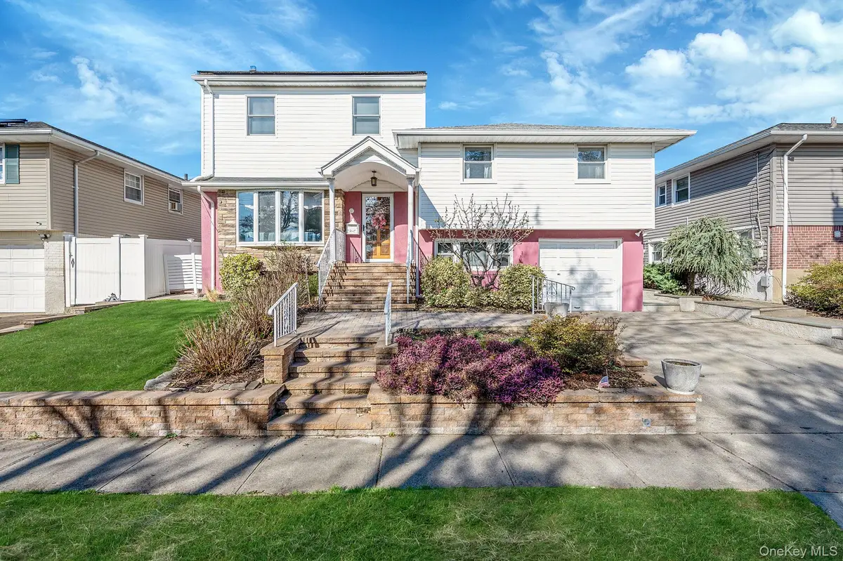 257 Garden City Road, Franklin Square, NY 11010 - #1