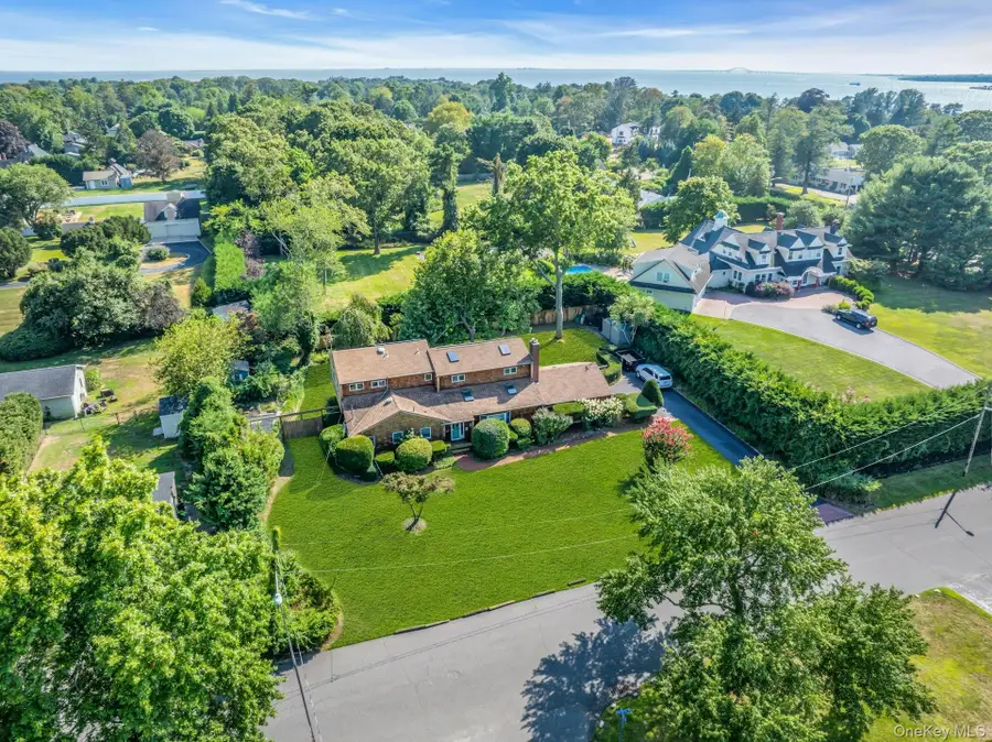 8 Adelphi Street, Islip, NY 11751 - #2